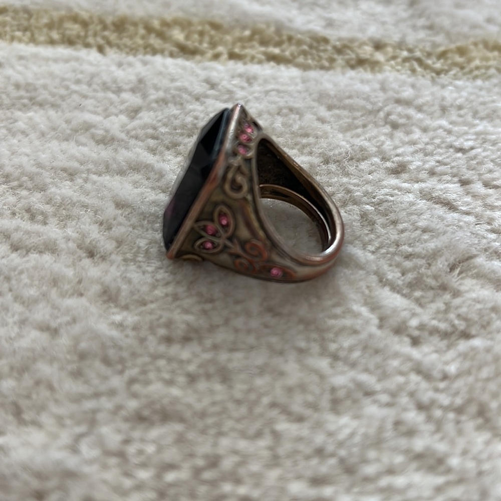 Rings - Picture 4 of 9